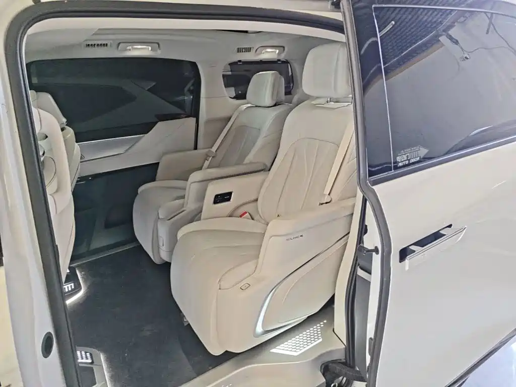 Buick GL8 Hybrid — миниатюра 17