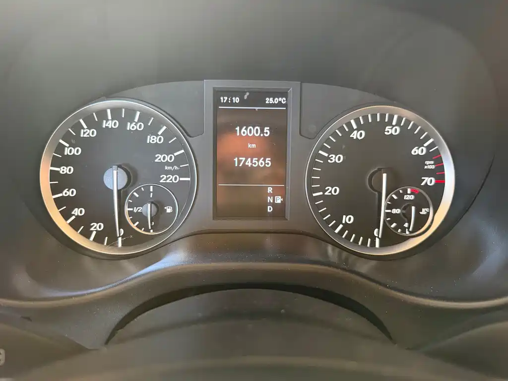 Mercedes-Benz Vito — миниатюра 6