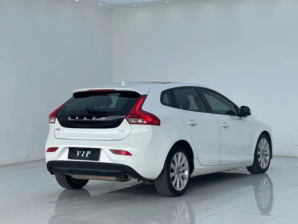 Volvo V40 — миниатюра 13