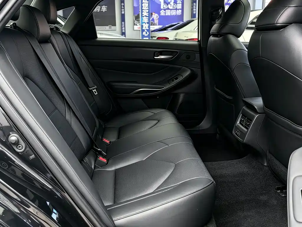 Toyota Avalon — миниатюра 12