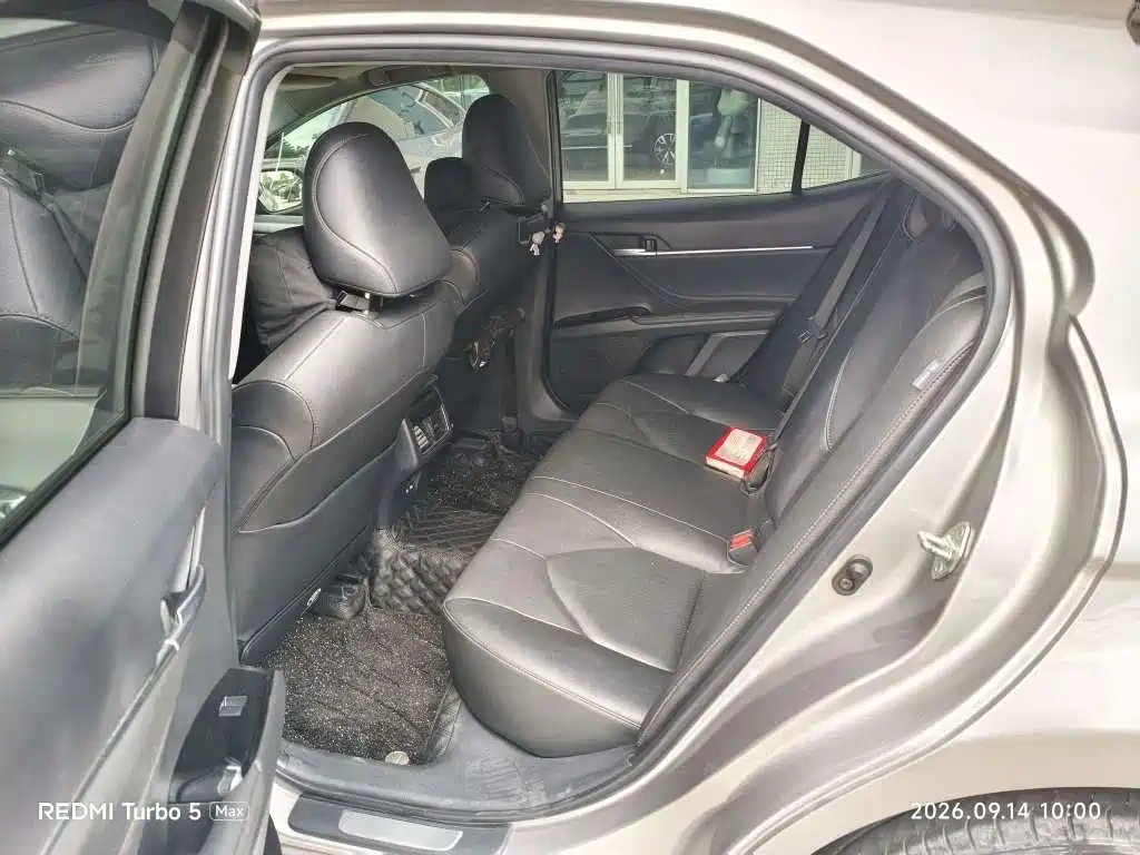 Toyota Camry — миниатюра 7