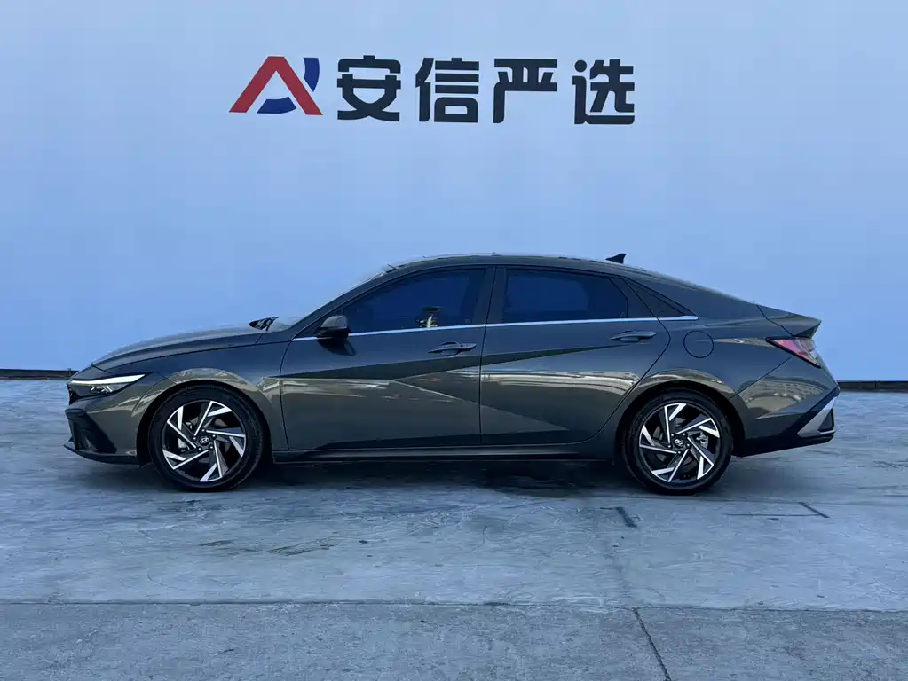 Hyundai Elantra — миниатюра 7