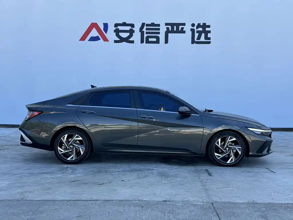 Hyundai Elantra — миниатюра 9