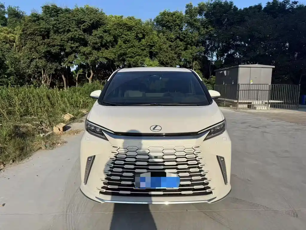 Lexus LM — миниатюра 7