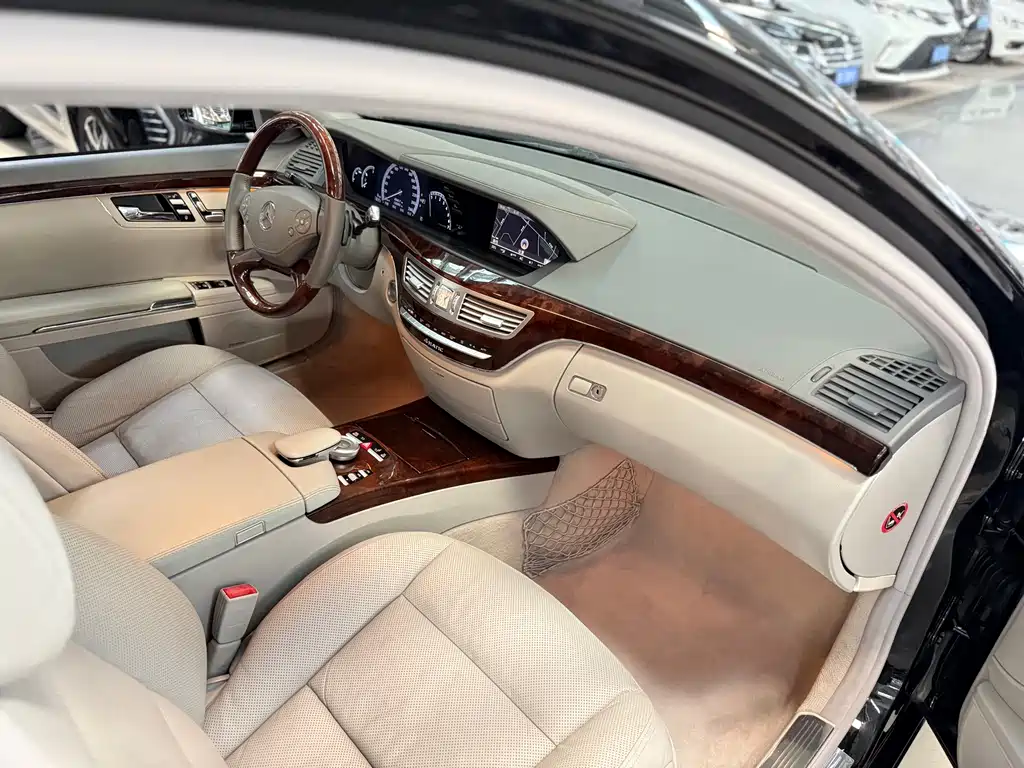 Mercedes-Benz S-Class — миниатюра 9