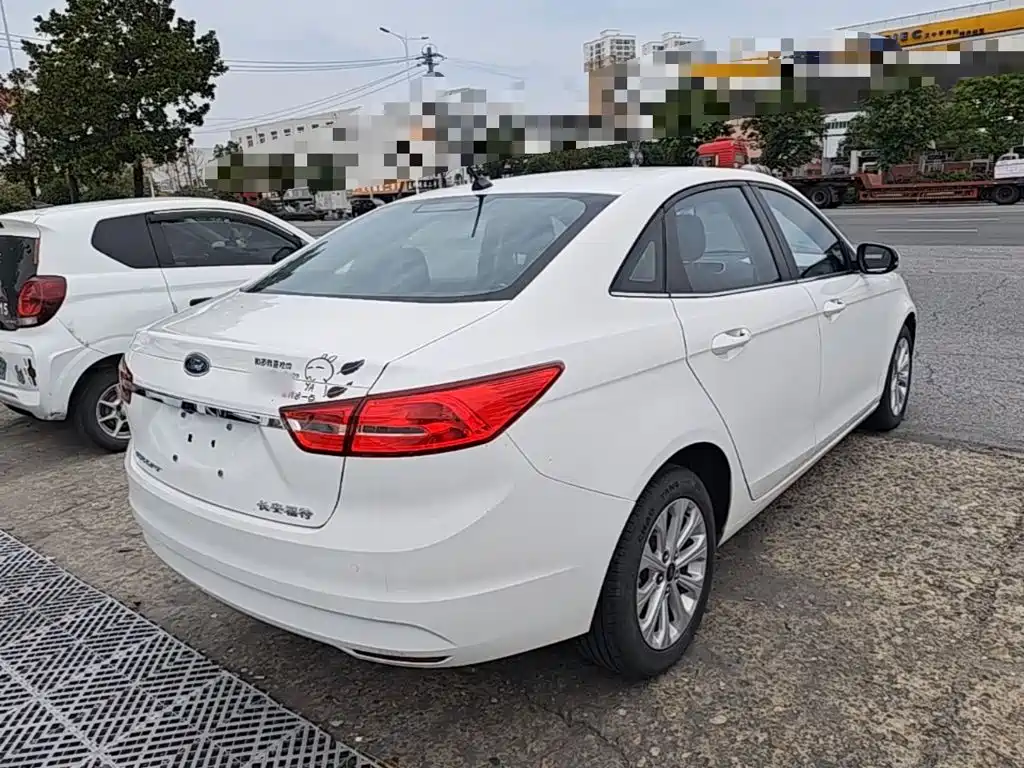 Ford Escort — миниатюра 7