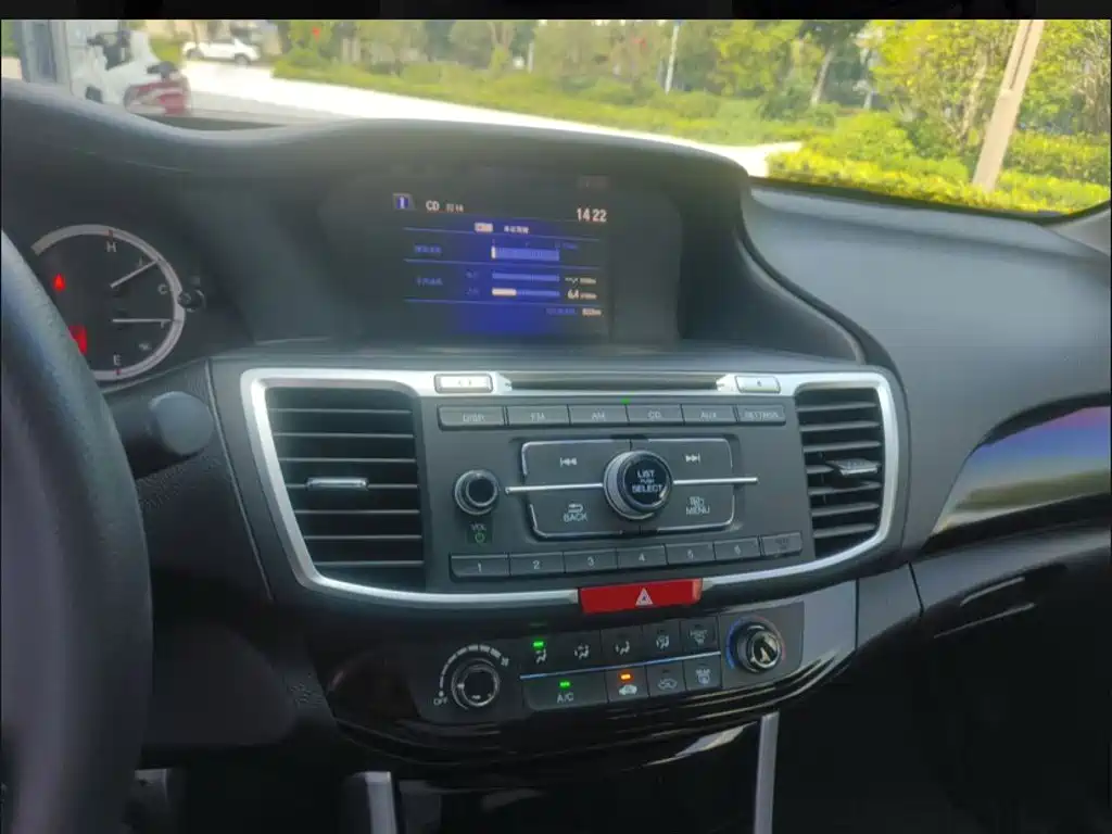 Honda Accord — миниатюра 14