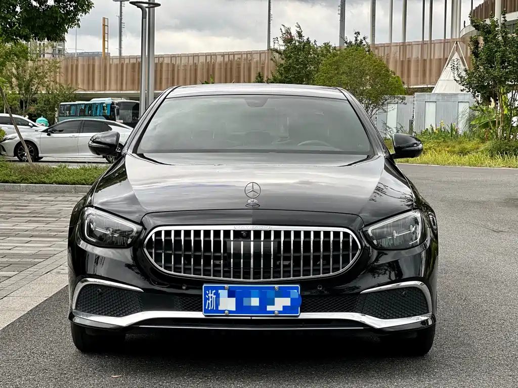 Mercedes-Benz E-Class — миниатюра 2
