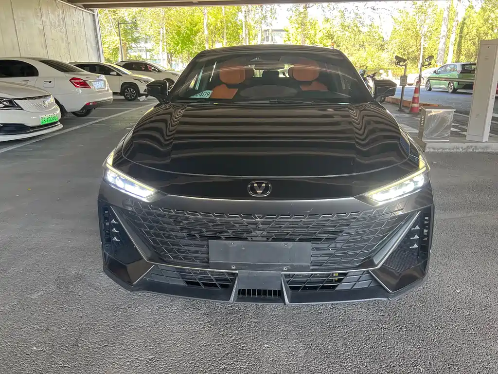 Changan UNI-V iDD — миниатюра 2