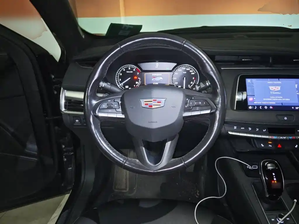 Cadillac XT4 — миниатюра 11