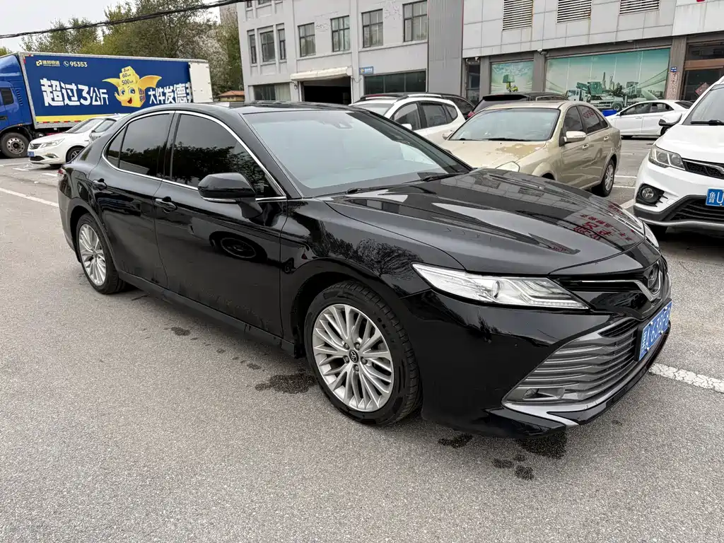 Toyota Camry — миниатюра 3