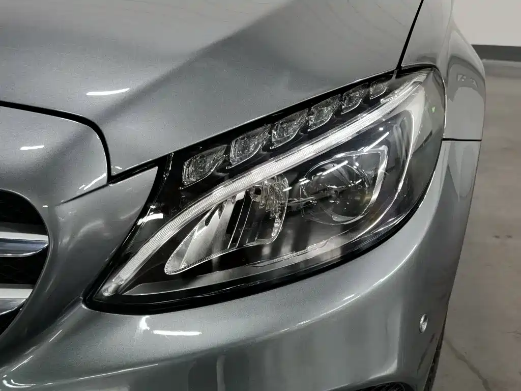 Mercedes-Benz C-Class — миниатюра 7