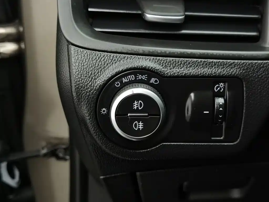 Buick Envision Plus — миниатюра 21