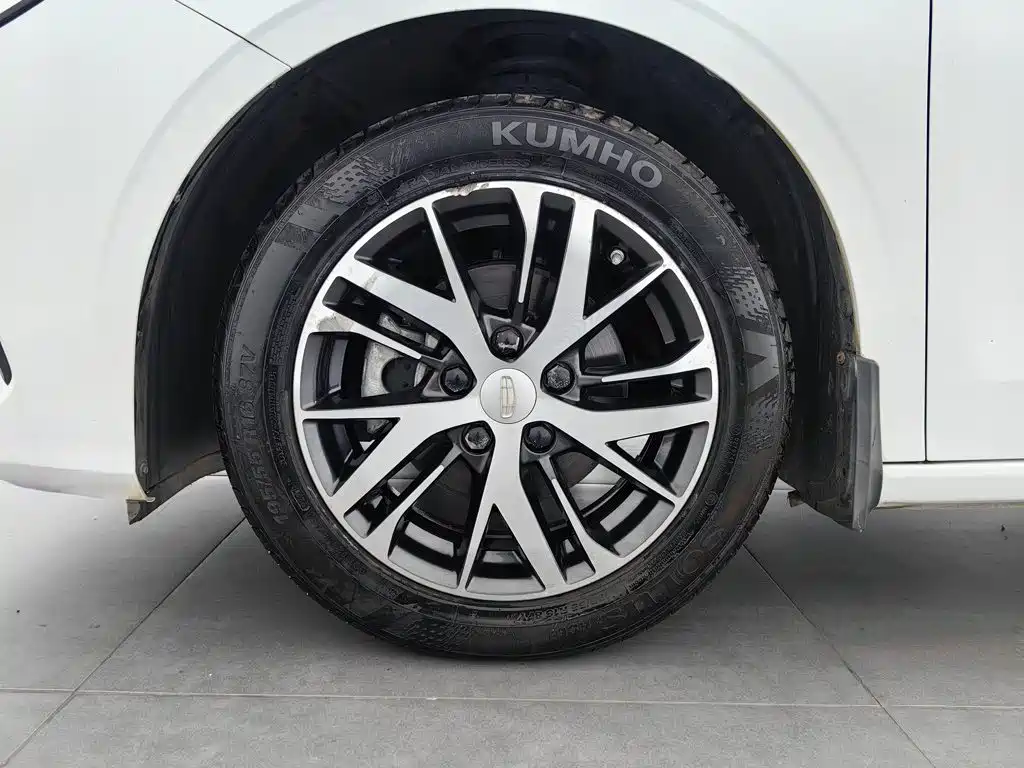 Geely Emgrand — миниатюра 17