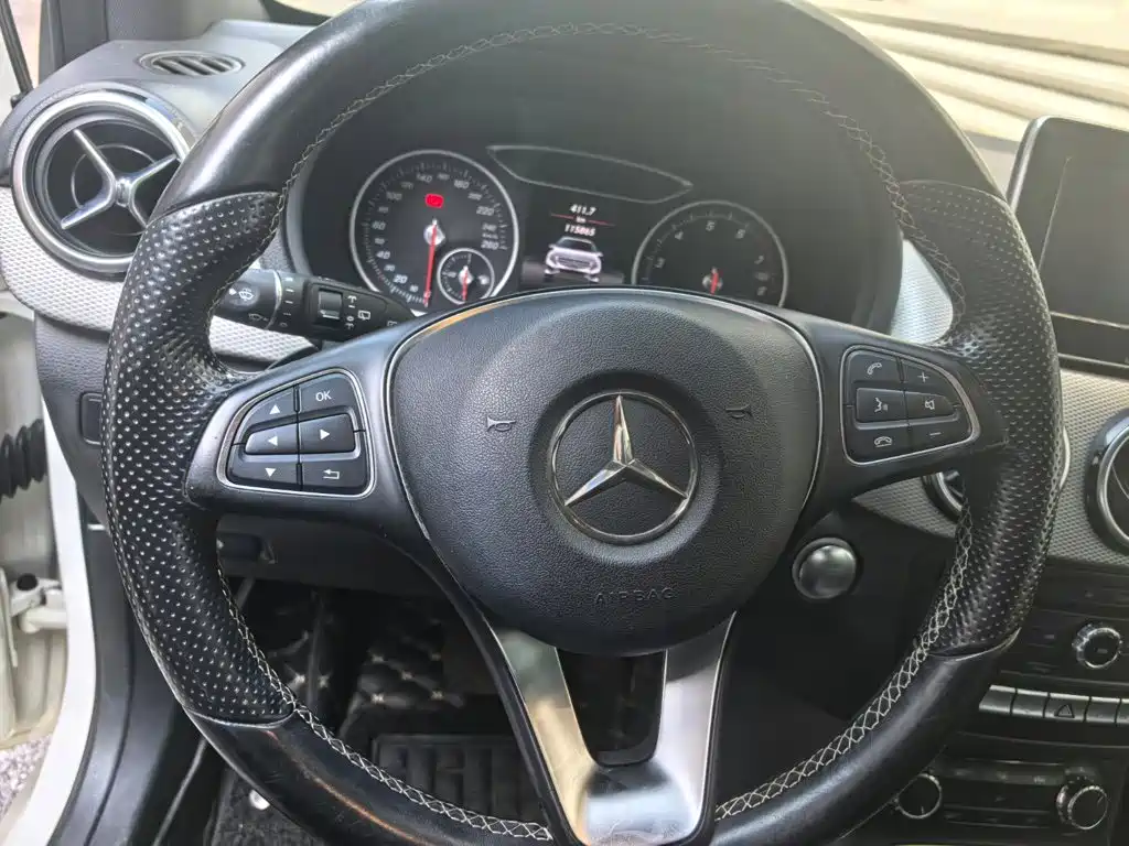 Mercedes-Benz B-Class — миниатюра 7