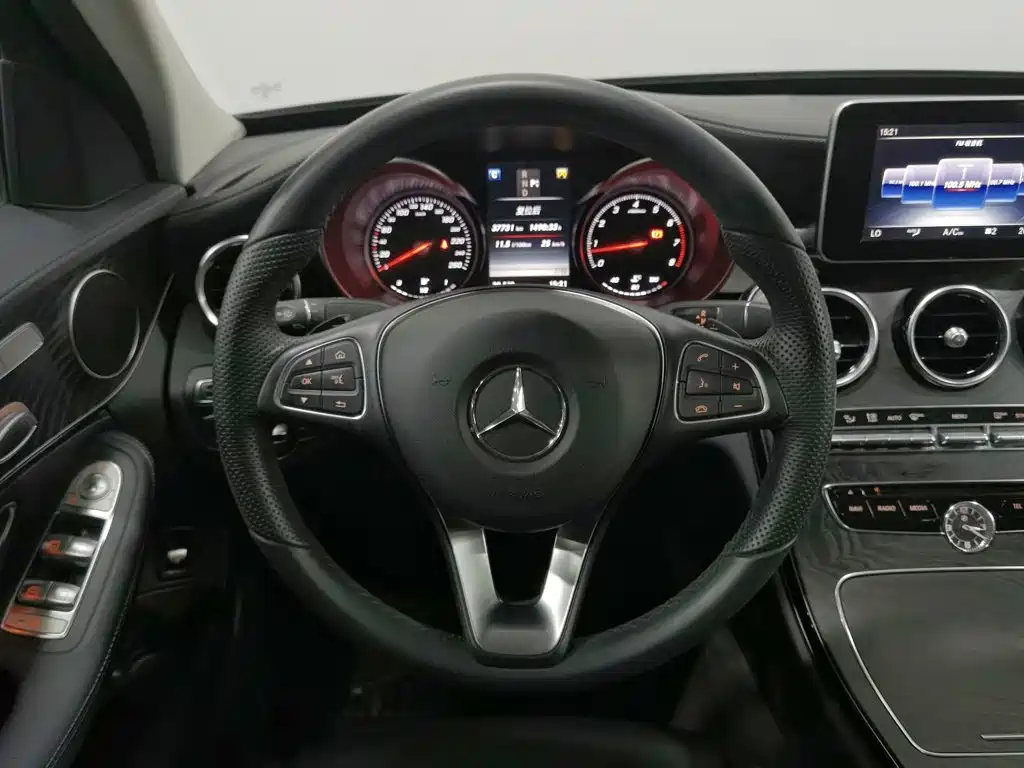 Mercedes-Benz C-Class — миниатюра 11