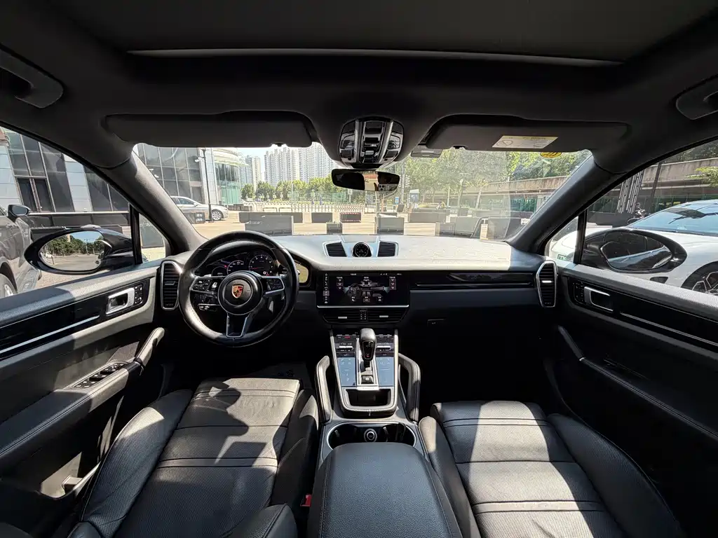 Porsche Cayenne — миниатюра 12