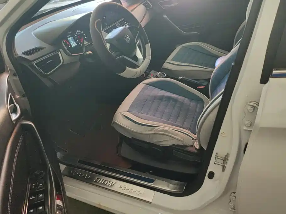 Baojun 310W — миниатюра 9