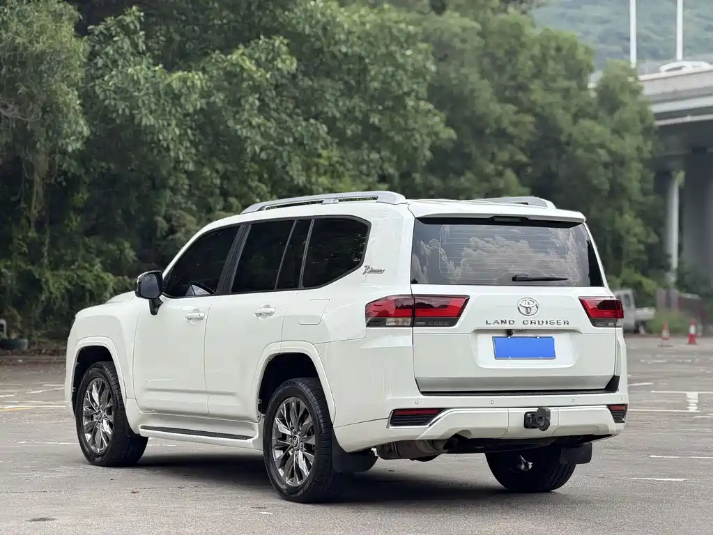 Toyota Land Cruiser — миниатюра 12