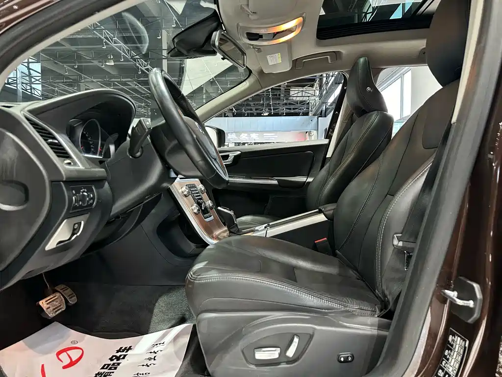 Volvo XC60 — миниатюра 4