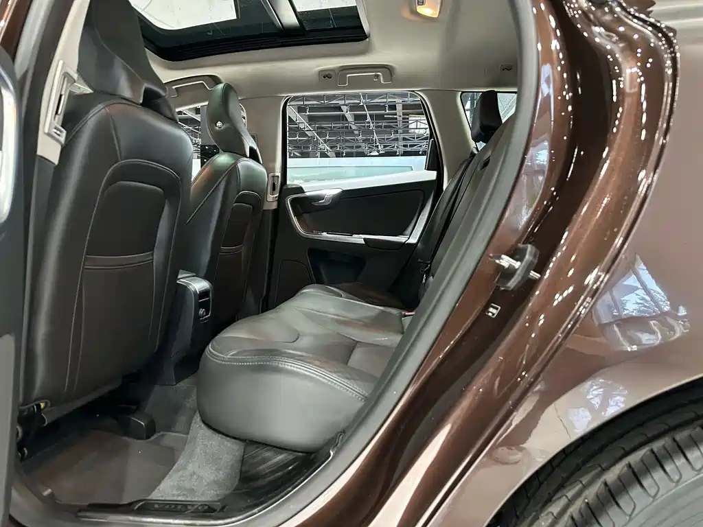 Volvo XC60 — миниатюра 13