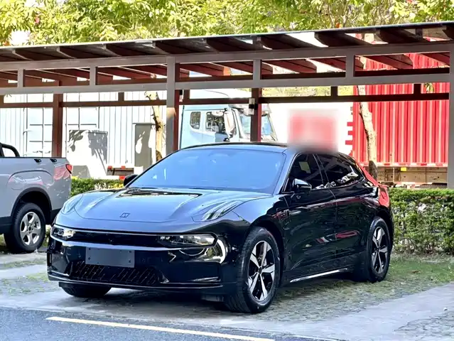 2023 Zeekr 001