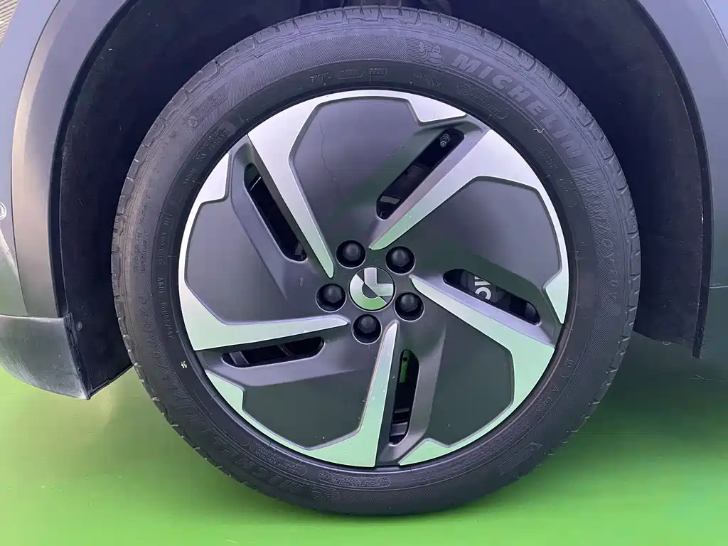 NIO ES8 — миниатюра 11