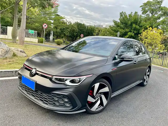 VOLKSWAGEN GOLF GTI 2023
