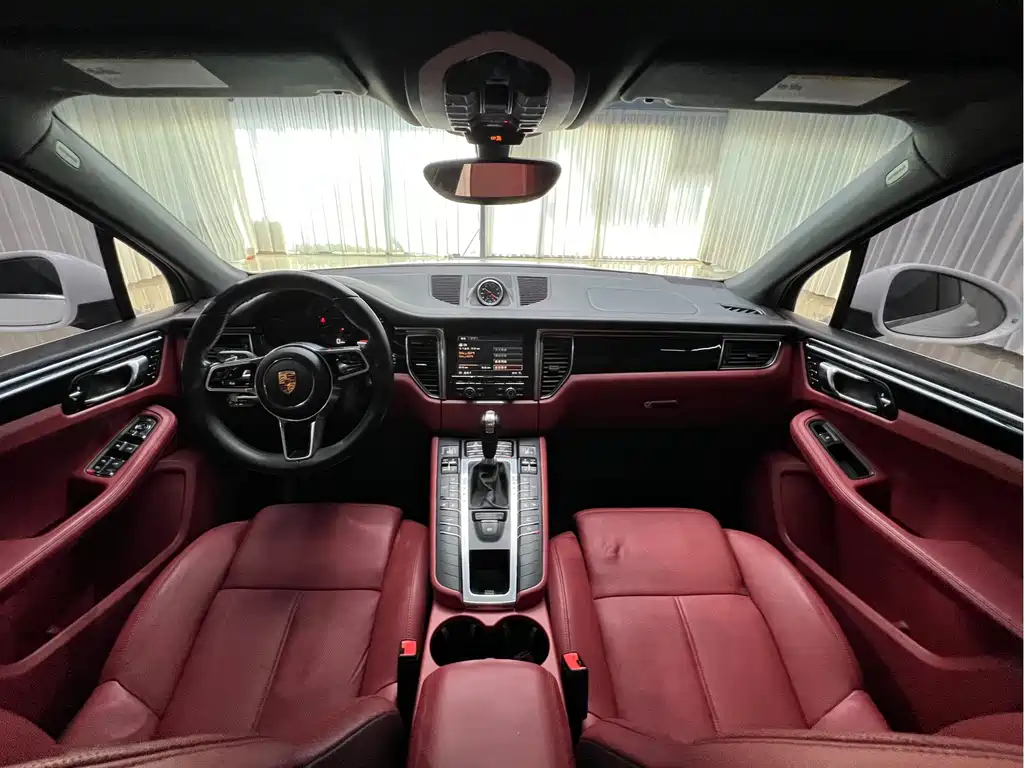 Porsche Macan — миниатюра 12
