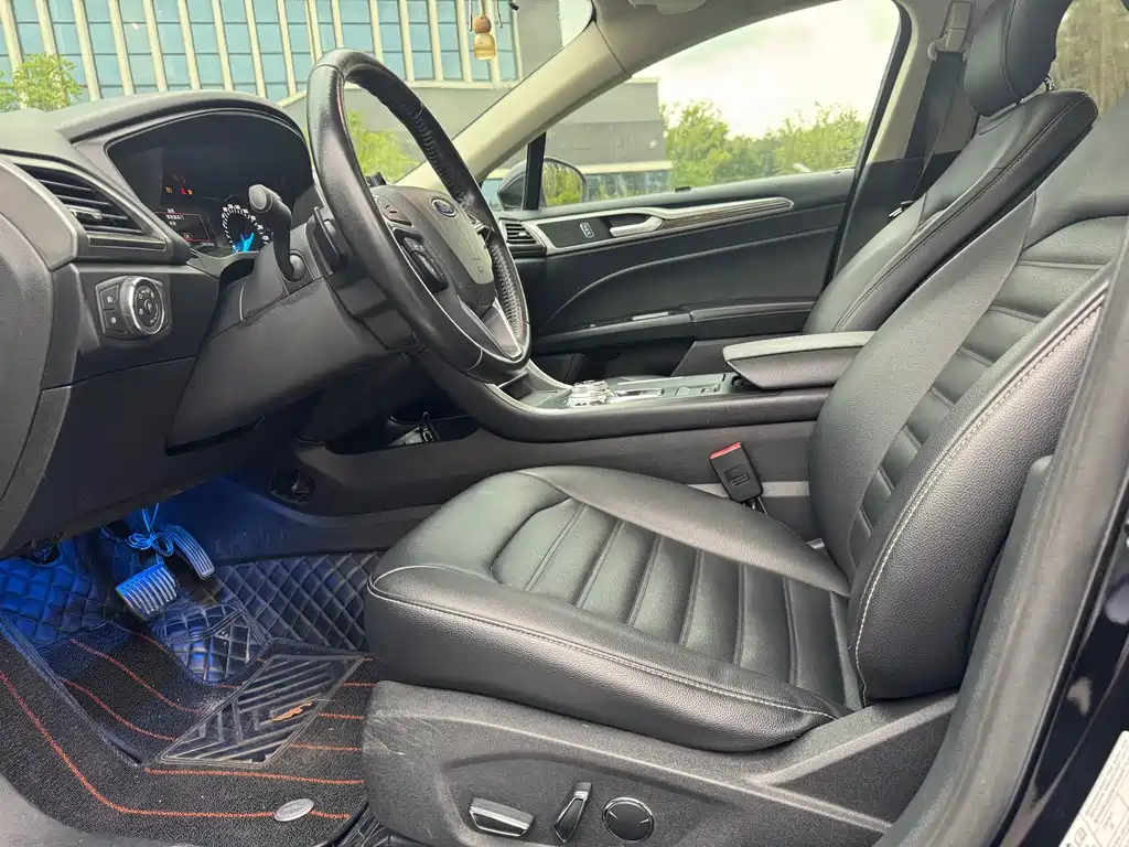 Ford Mondeo — миниатюра 6