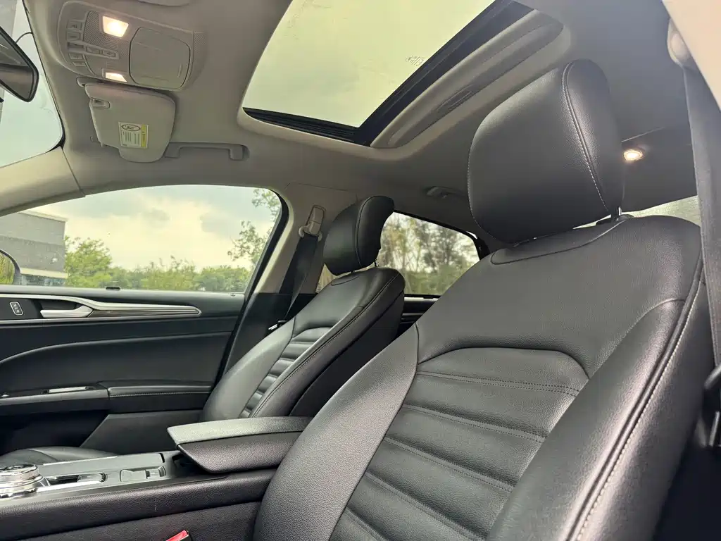 Ford Mondeo — миниатюра 8