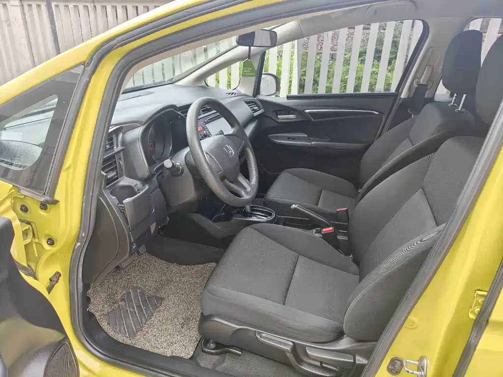 Honda Fit — миниатюра 8