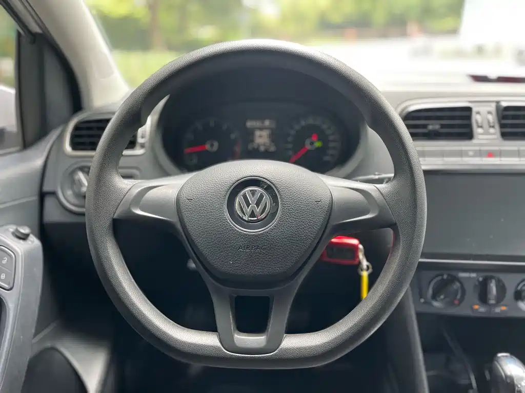 Volkswagen Polo — миниатюра 13