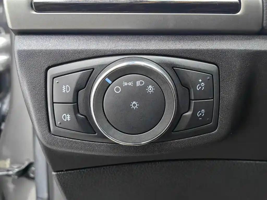 Ford Mondeo — миниатюра 21