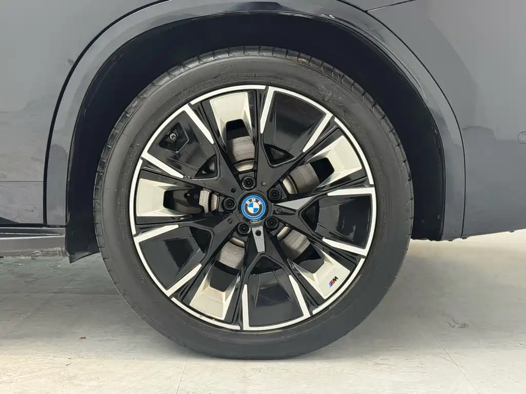 BMW iX3 — миниатюра 9