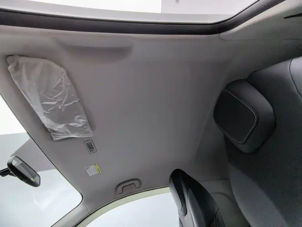 Roewe Clever — миниатюра 14