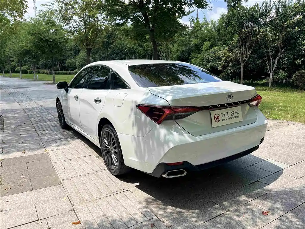 Toyota Avalon — миниатюра 9
