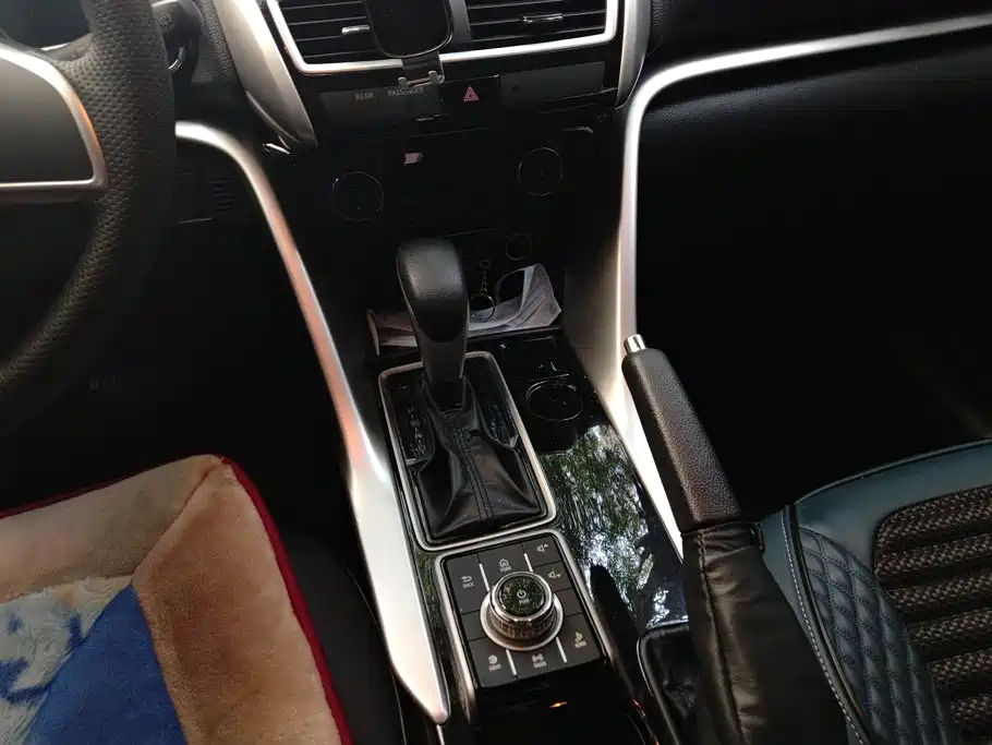 Mitsubishi Eclipse Cross — миниатюра 16