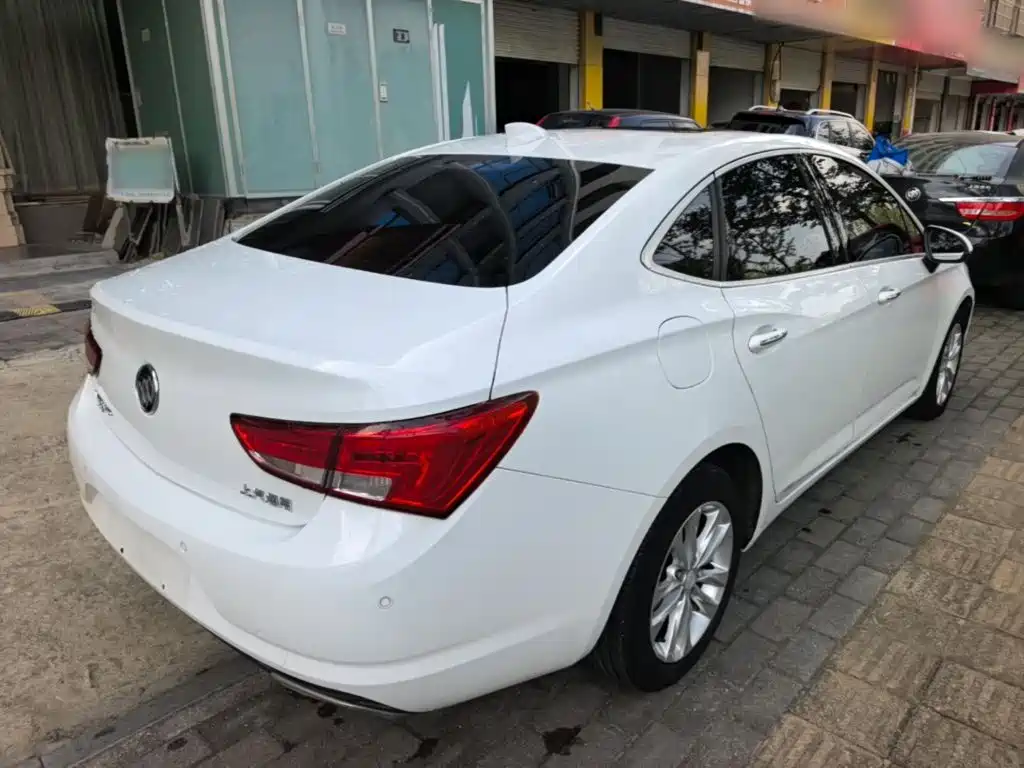 Buick Verano — миниатюра 7