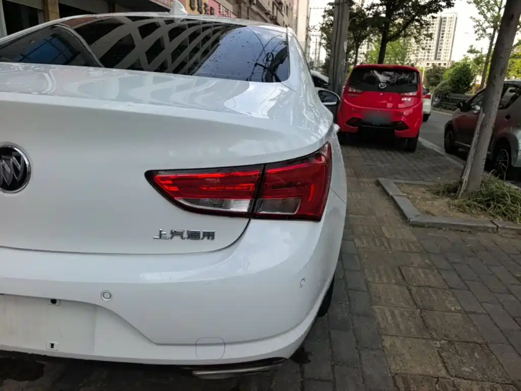 Buick Verano — миниатюра 8