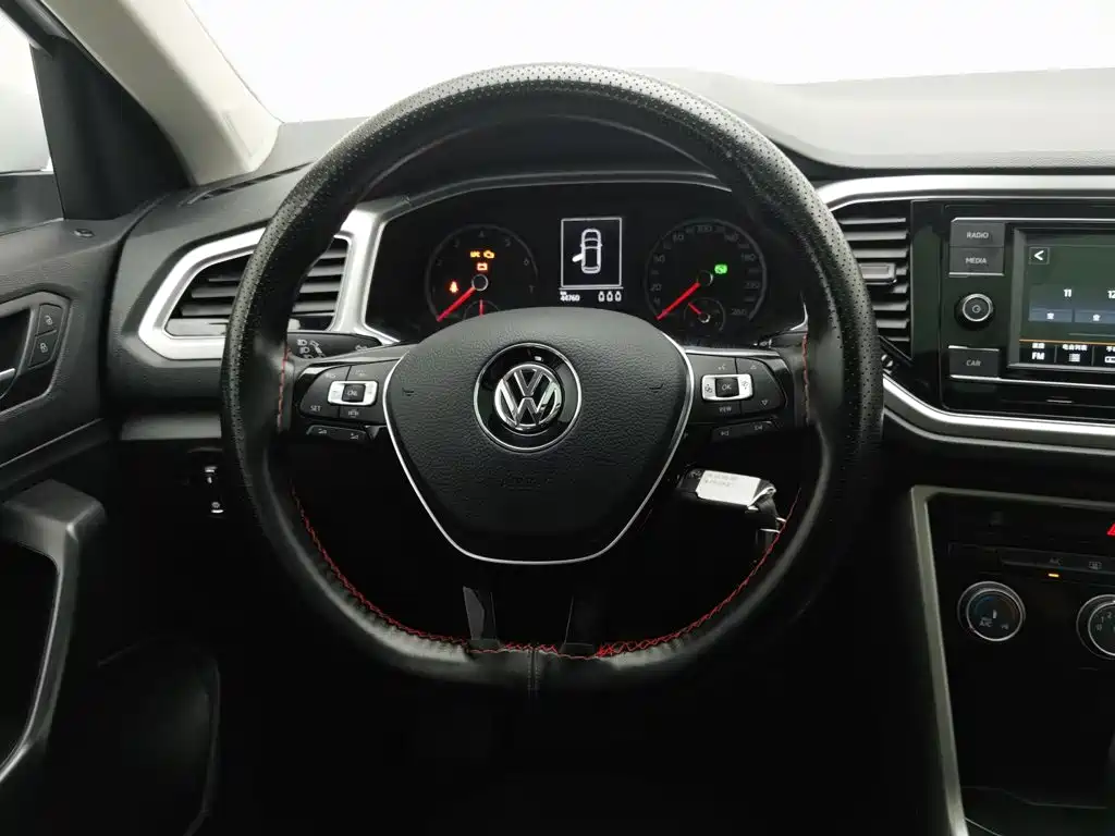 Volkswagen T-Roc — миниатюра 11