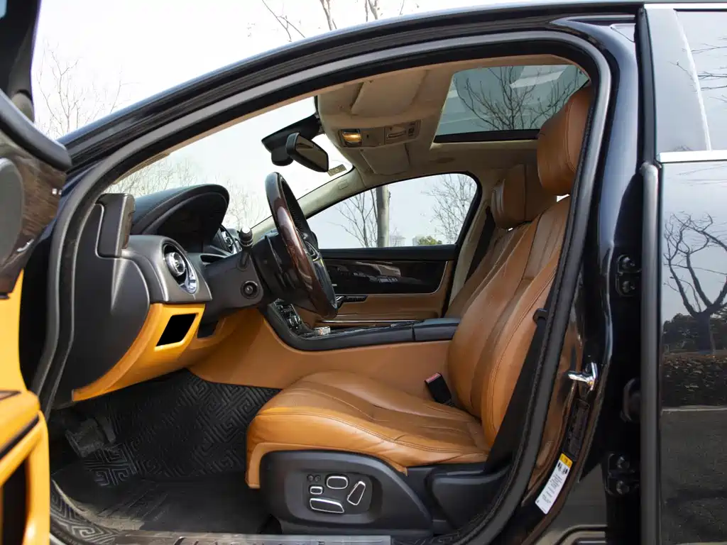 Jaguar XJ — миниатюра 12