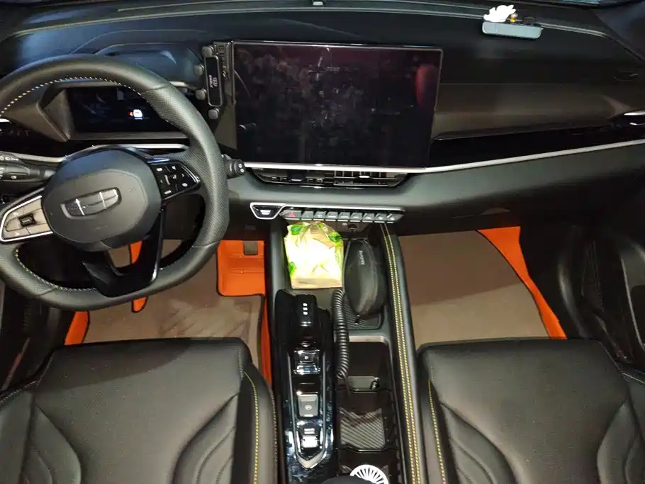 Geely Binyue — миниатюра 12