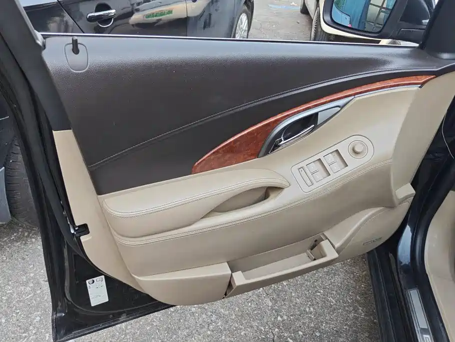 Buick LaCrosse — миниатюра 7