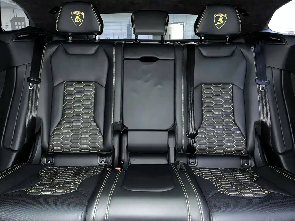 Lamborghini Urus — миниатюра 16