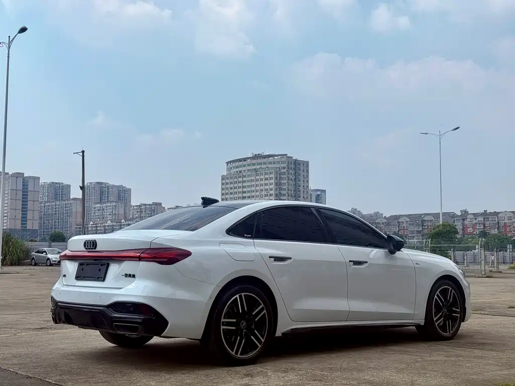Audi A5L — миниатюра 7