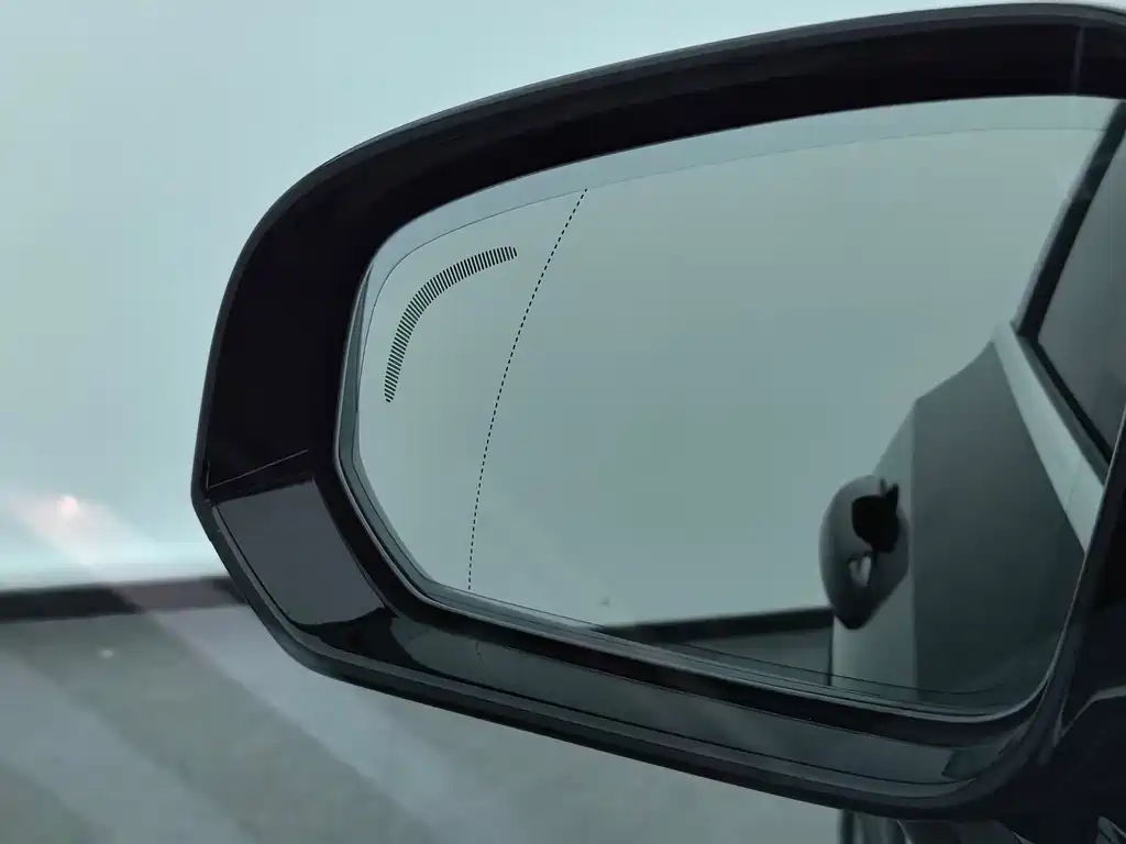 Volvo S90 PHEV — миниатюра 25