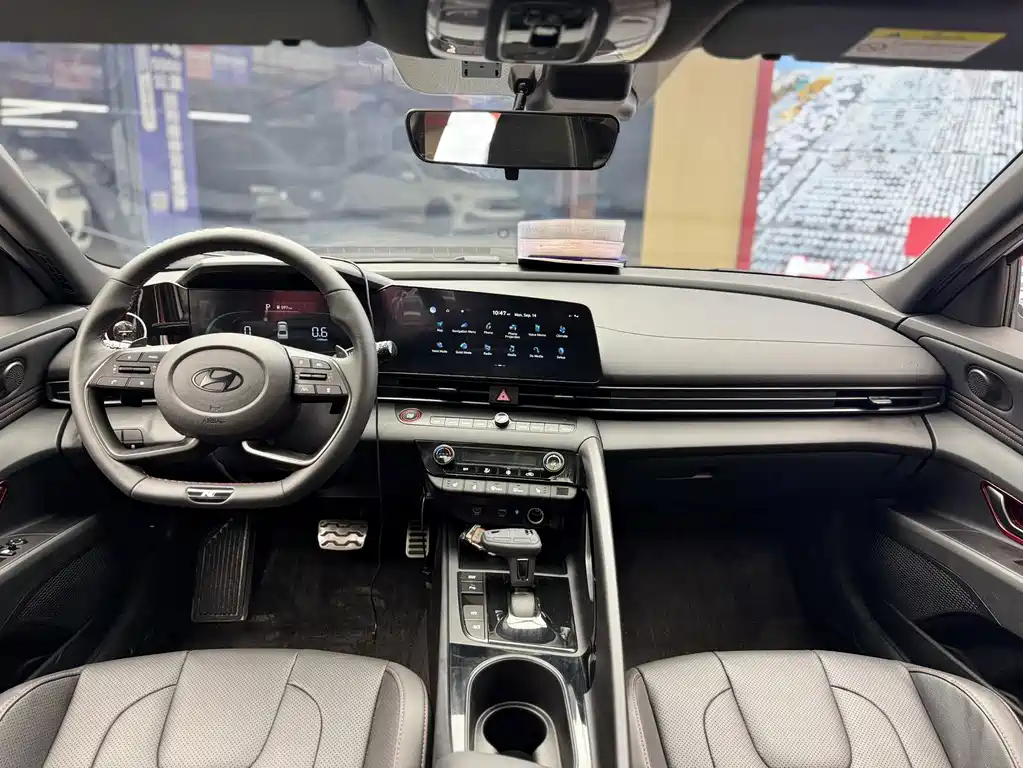 Hyundai Elantra — миниатюра 17