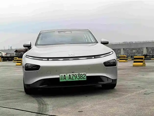 XPeng P7 — миниатюра 6