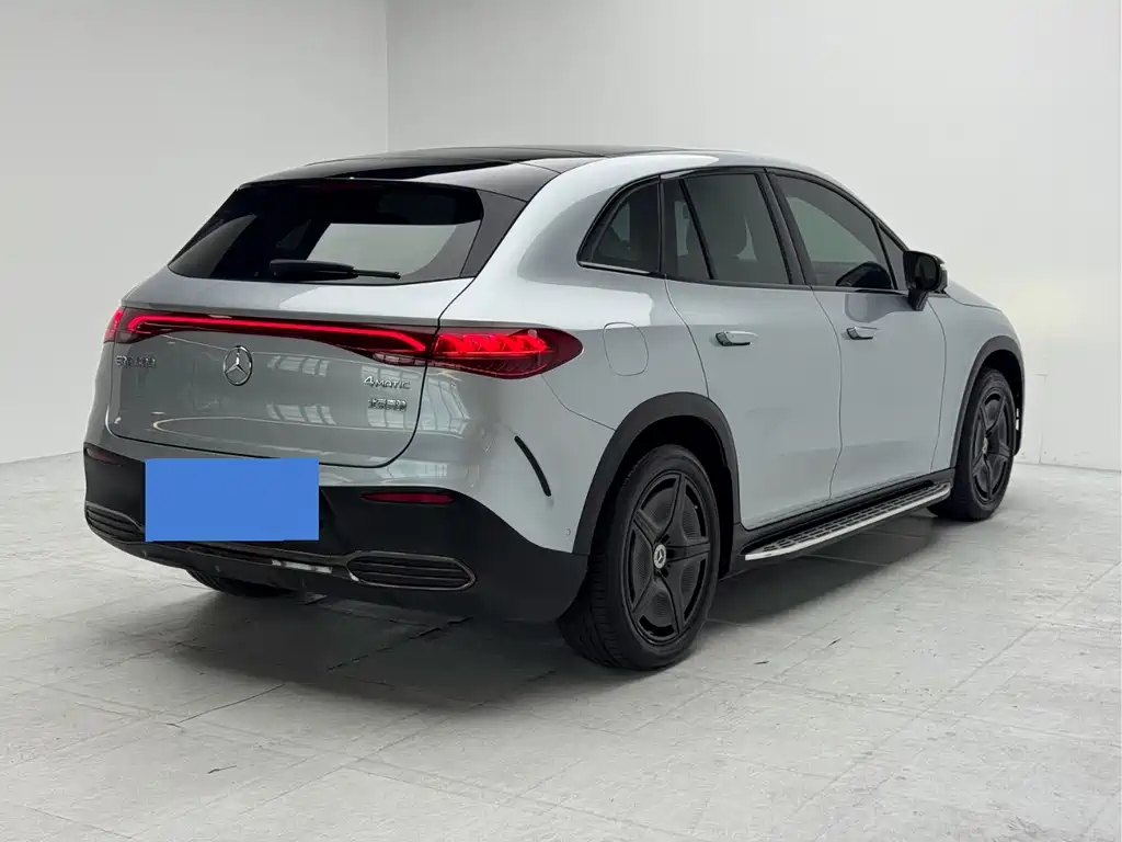 Mercedes-Benz EQE SUV — миниатюра 10